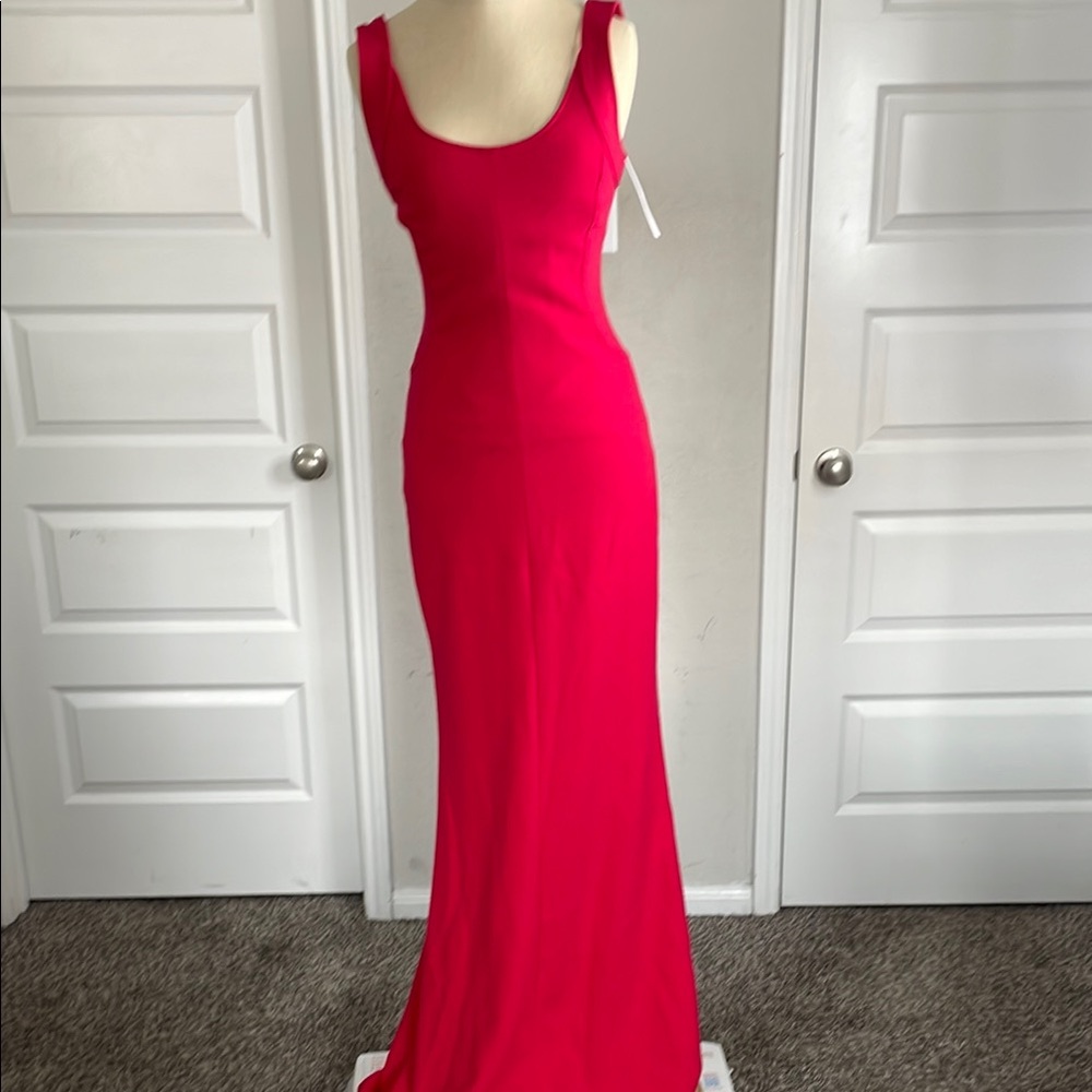 Elizabeth and James Elegant Red Sleeveless Dress